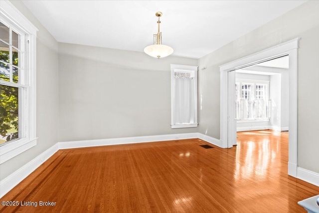 1947 Deer Park Ave, Louisville, KY 40205