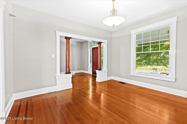 1947 Deer Park Ave, Louisville, KY 40205