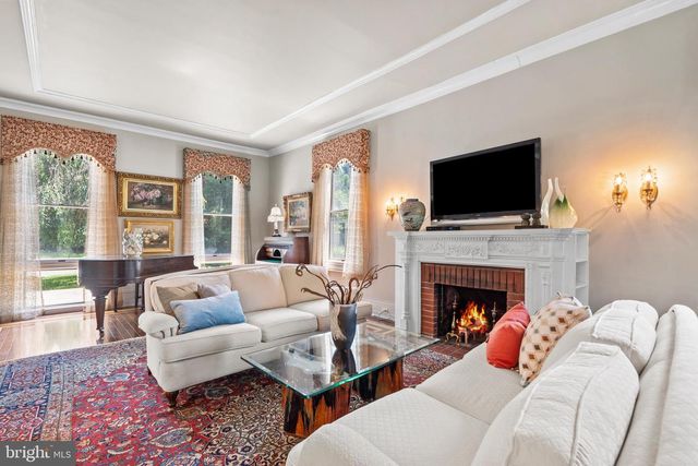 122 KING ST, Beverly, NJ 08010