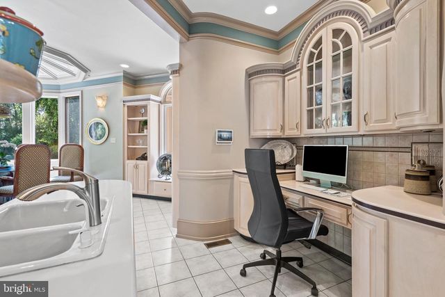 122 KING ST, Beverly, NJ 08010