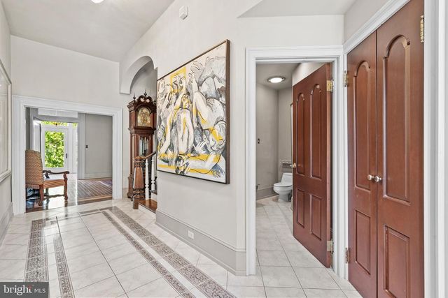 122 KING ST, Beverly, NJ 08010