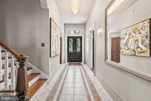 122 KING ST, Beverly, NJ 08010