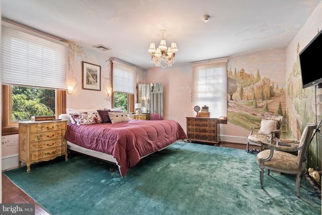 122 KING ST, Beverly, NJ 08010