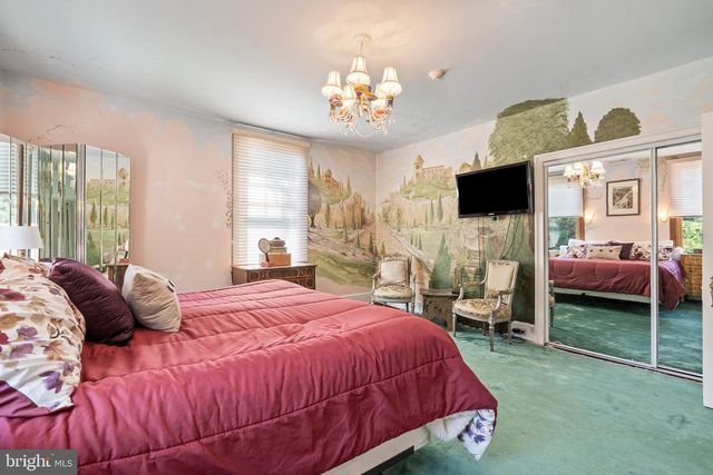 122 KING ST, Beverly, NJ 08010