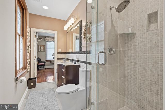 122 KING ST, Beverly, NJ 08010