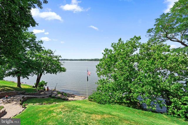 122 KING ST, Beverly, NJ 08010
