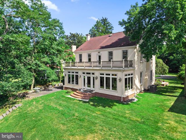 122 KING ST, Beverly, NJ 08010