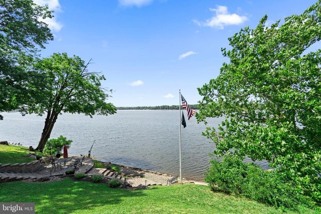 122 KING ST, Beverly, NJ 08010