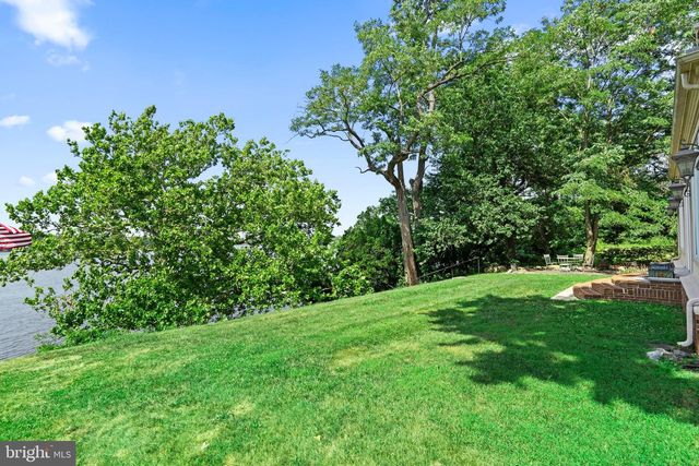 122 KING ST, Beverly, NJ 08010