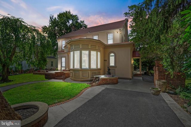 122 KING ST, Beverly, NJ 08010