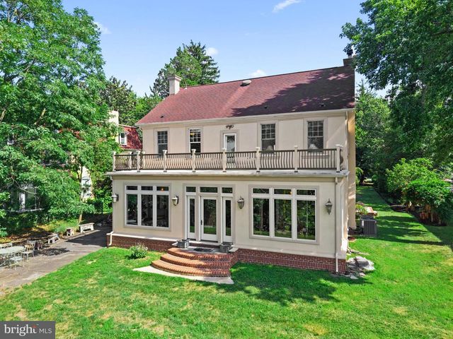 122 KING ST, Beverly, NJ 08010