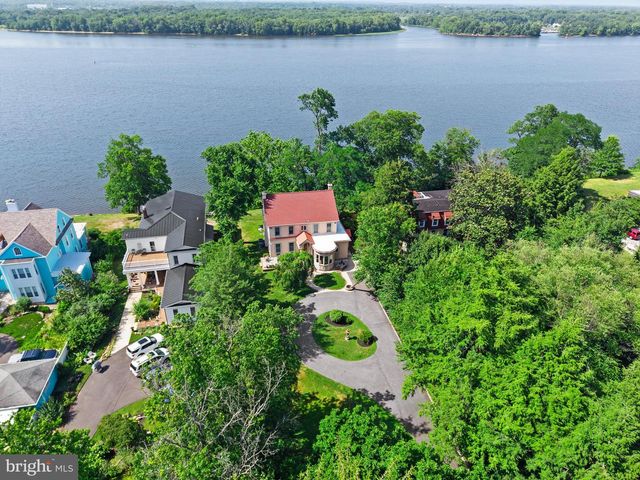 122 KING ST, Beverly, NJ 08010
