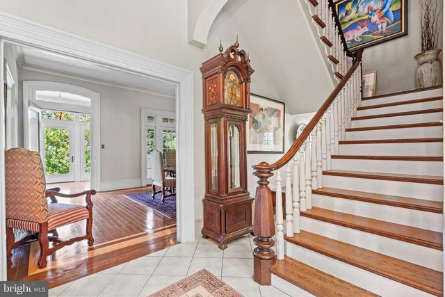 122 KING ST, Beverly, NJ 08010