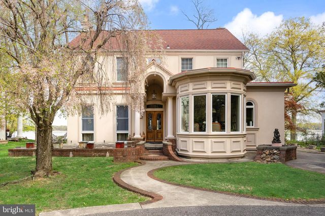 122 KING ST, Beverly, NJ 08010