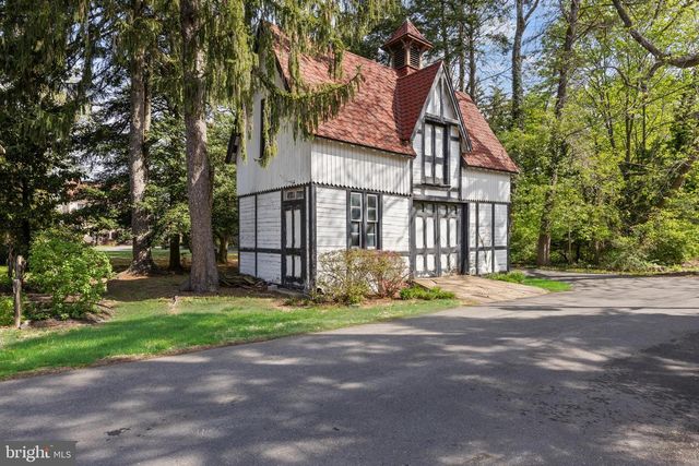 122 KING ST, Beverly, NJ 08010