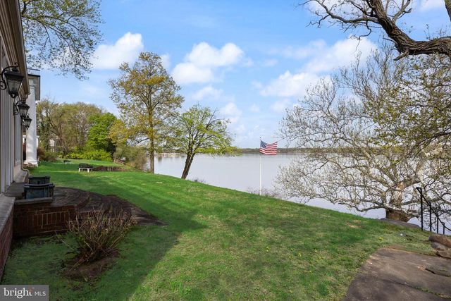 122 KING ST, Beverly, NJ 08010