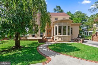 122 KING ST, Beverly, NJ 08010