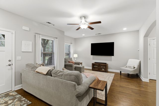 227 Claremont Ct, Gallatin, TN 37066