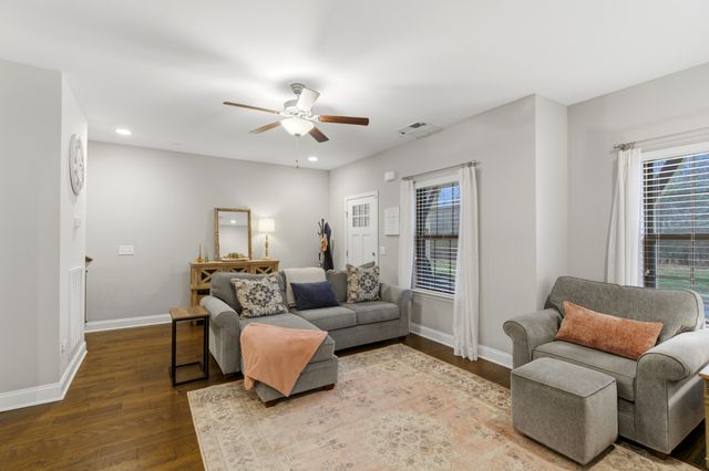 227 Claremont Ct, Gallatin, TN 37066