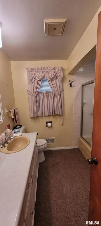 Image 7 of property listing at 3221 PEACH Street, Mt Vernon, IL 62864