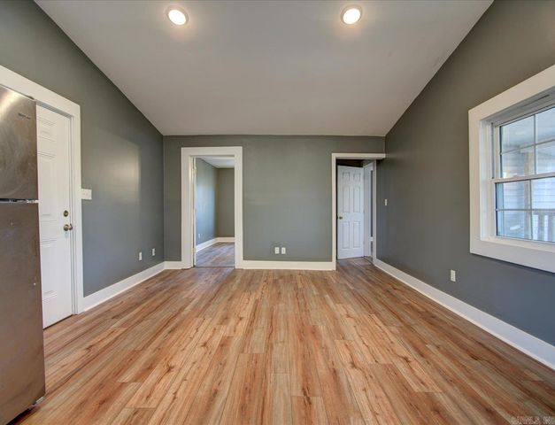 175 Crest St, Hot Springs, AR 71901