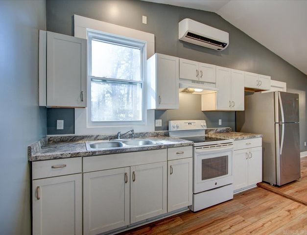 175 Crest St, Hot Springs, AR 71901