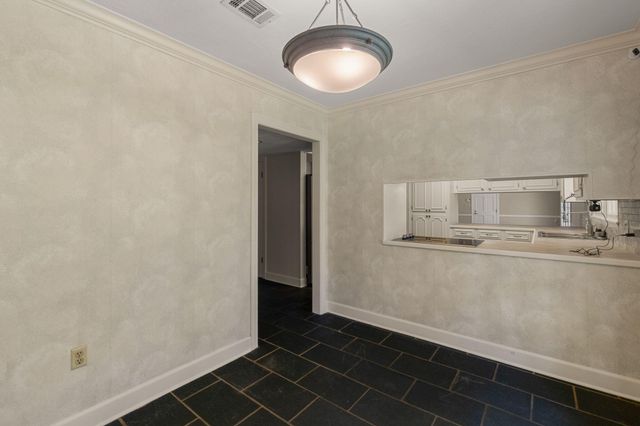 207 Comanche Dr., Hattiesburg, MS 39402