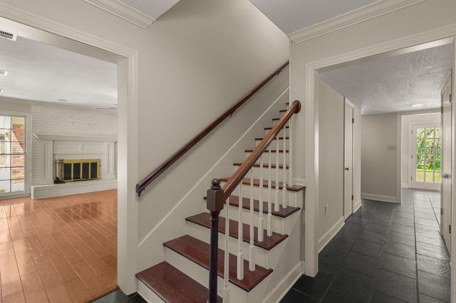 207 Comanche Dr., Hattiesburg, MS 39402