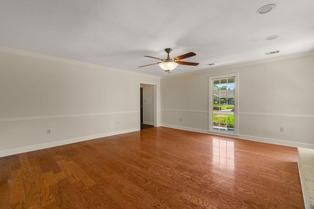 207 Comanche Dr., Hattiesburg, MS 39402