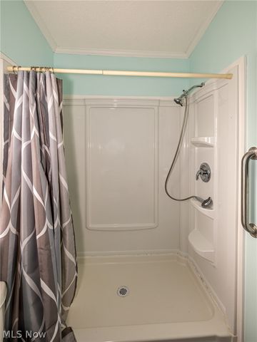 140 Luxor Lane, Amherst, OH 44001