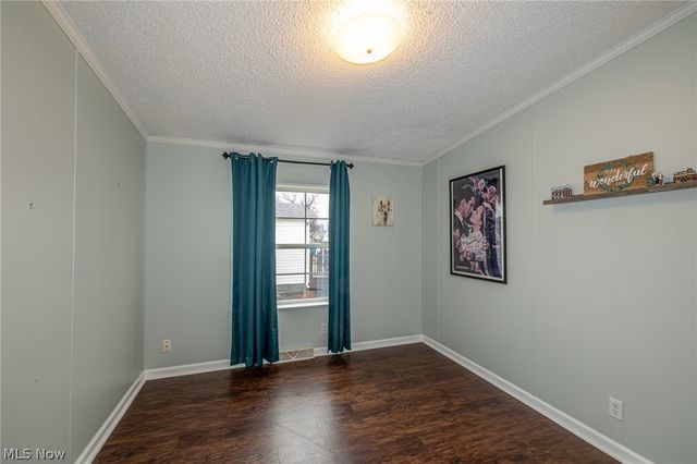 140 Luxor Lane, Amherst, OH 44001