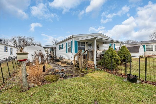 140 Luxor Lane, Amherst, OH 44001