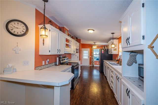 140 Luxor Lane, Amherst, OH 44001