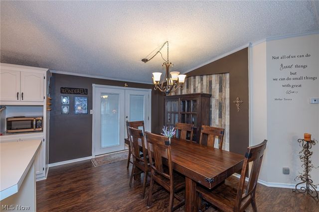 140 Luxor Lane, Amherst, OH 44001