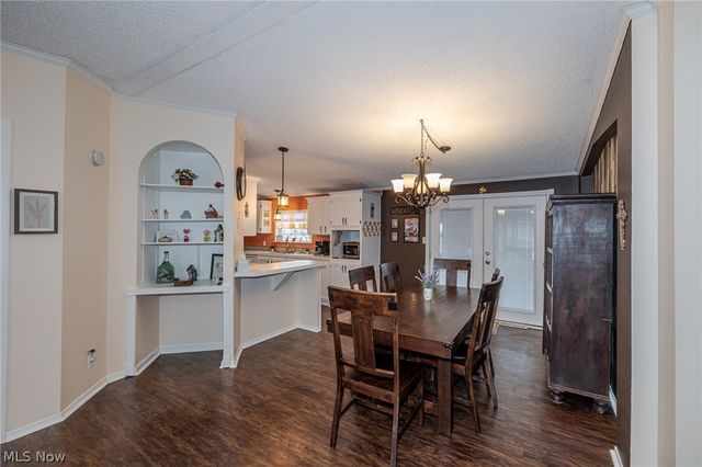 140 Luxor Lane, Amherst, OH 44001