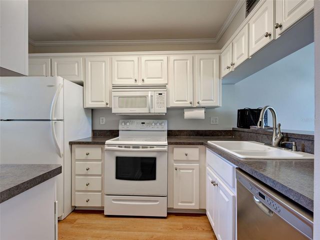 406 CERROMAR CIRCLE N 222, Venice, FL 34293