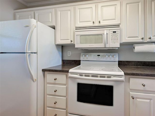 406 CERROMAR CIRCLE N 222, Venice, FL 34293