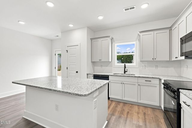 16 Loganberry Avenue, Bunnlevel, NC 28323
