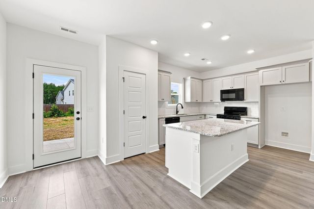 16 Loganberry Avenue, Bunnlevel, NC 28323