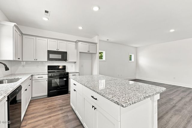 16 Loganberry Avenue, Bunnlevel, NC 28323
