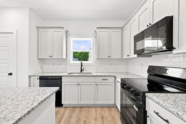 16 Loganberry Avenue, Bunnlevel, NC 28323