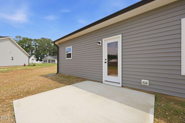 16 Loganberry Avenue, Bunnlevel, NC 28323