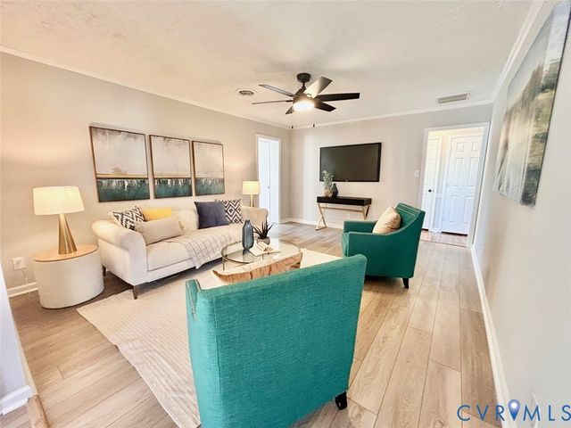 1107 Pleasant Dale Ave, Colonial Heights, VA 23834