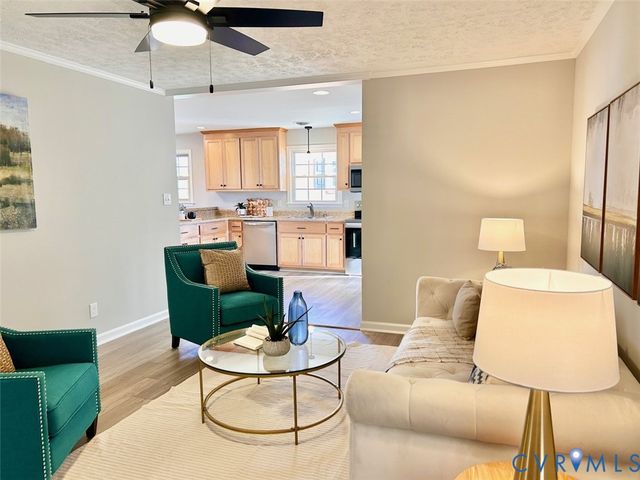 1107 Pleasant Dale Ave, Colonial Heights, VA 23834