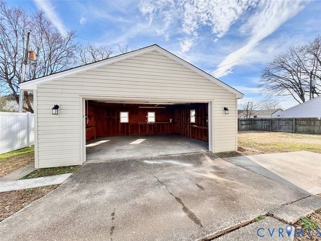 1107 Pleasant Dale Ave, Colonial Heights, VA 23834