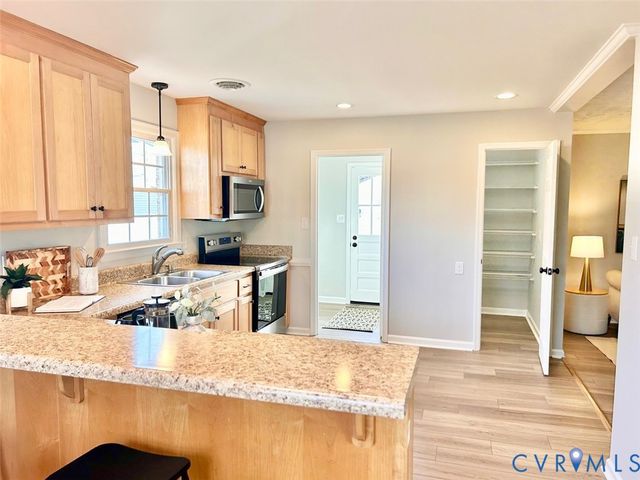 1107 Pleasant Dale Ave, Colonial Heights, VA 23834