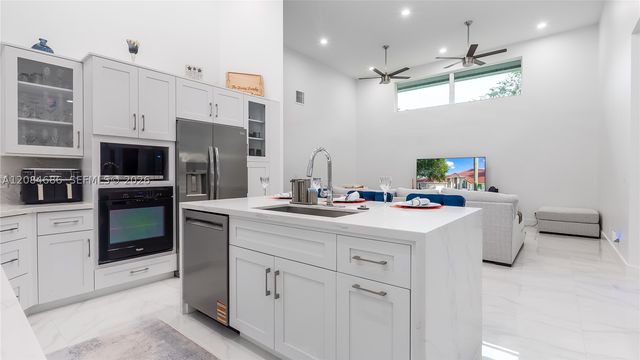 1861 W Eagle Trace Blvd W, Coral Springs, FL 33071