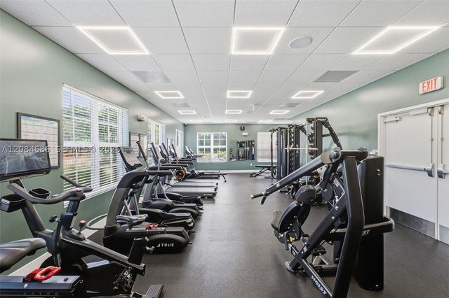 1861 W Eagle Trace Blvd W, Coral Springs, FL 33071