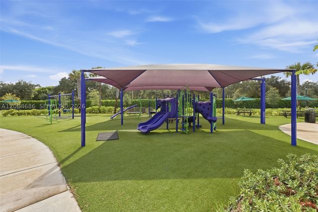 1861 W Eagle Trace Blvd W, Coral Springs, FL 33071