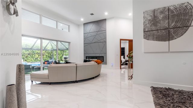 1861 W Eagle Trace Blvd W, Coral Springs, FL 33071